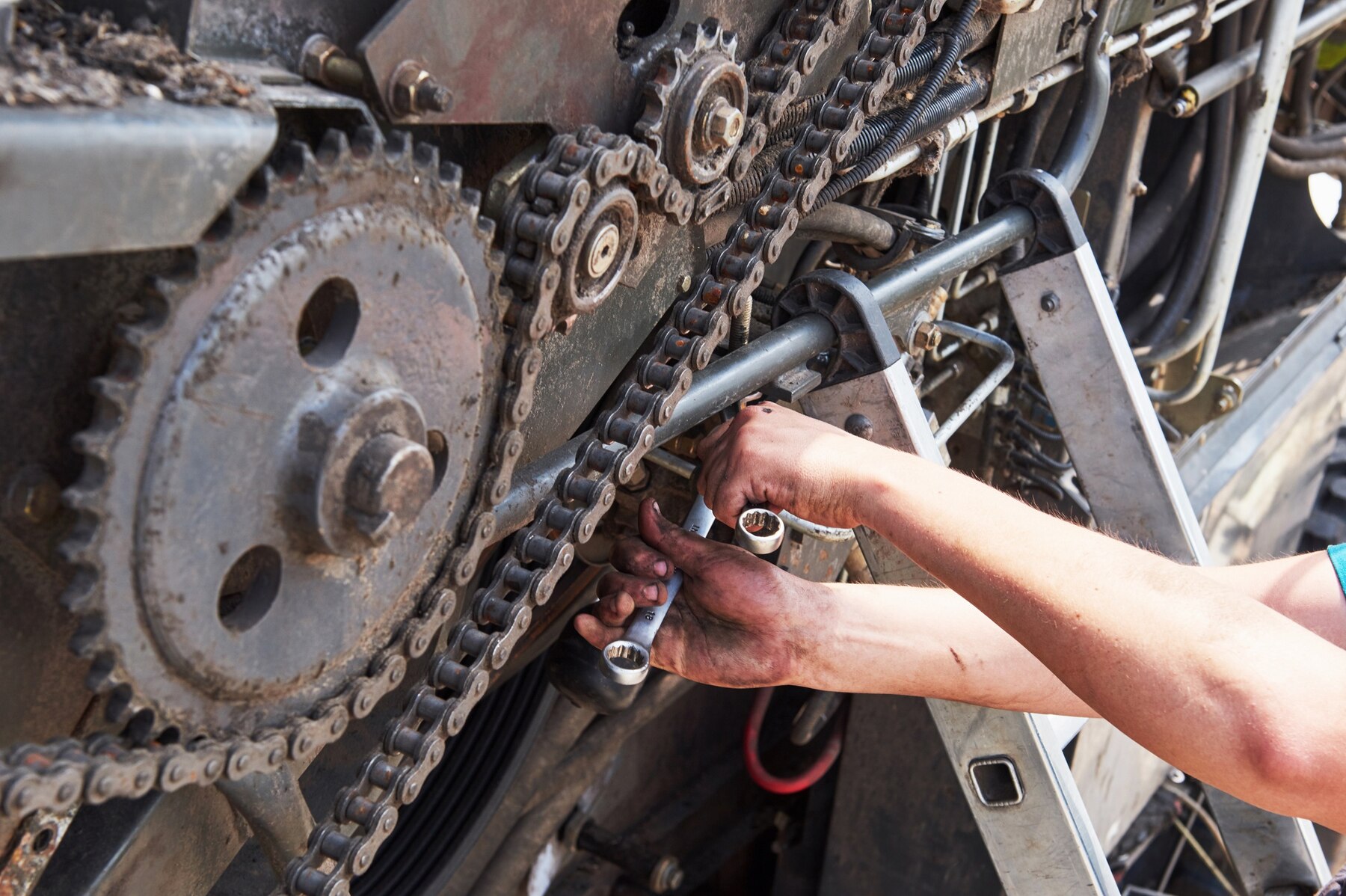 how to clean a motorcycle chain